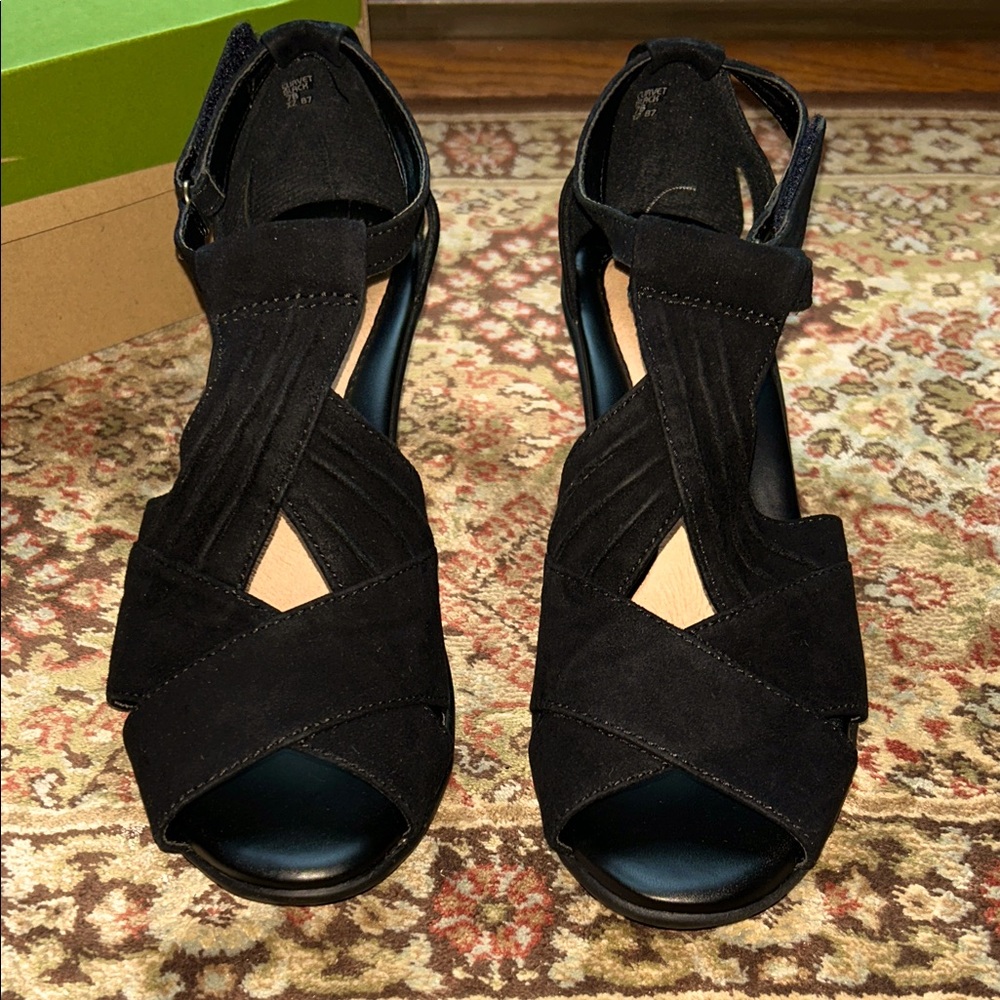 NEW Earth Suede Sandals for Women